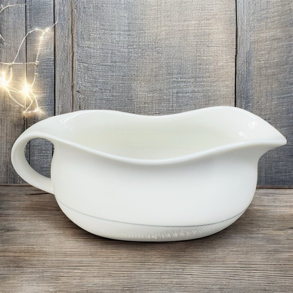 Seokchon Lee House White Fine Bone China Gravy Boat Salsa Dish Porcelain VTG